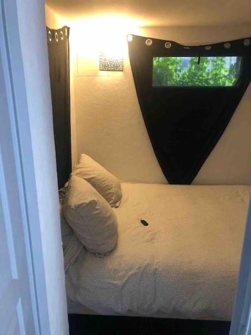 Logement Appartement Bourget Ле Бурже Екстериор снимка