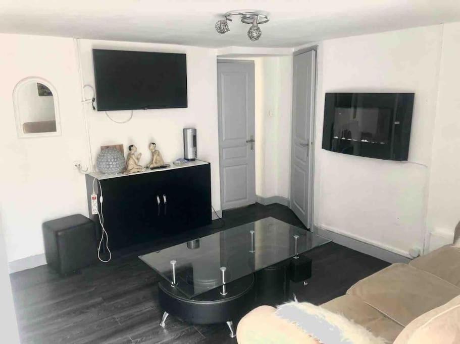 Logement Appartement Bourget Ле Бурже Екстериор снимка
